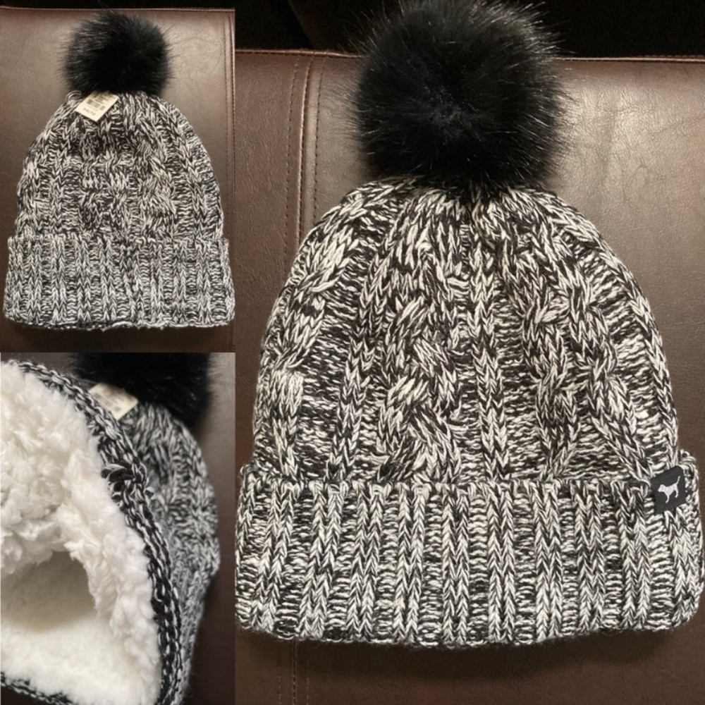 New Victoria’s Secret pink Sherpa beanie Pom Pom